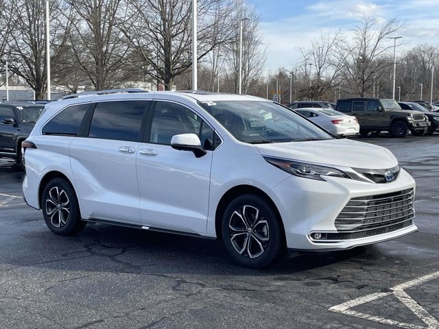 2025 Toyota Sienna Platinum