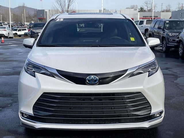2025 Toyota Sienna Platinum