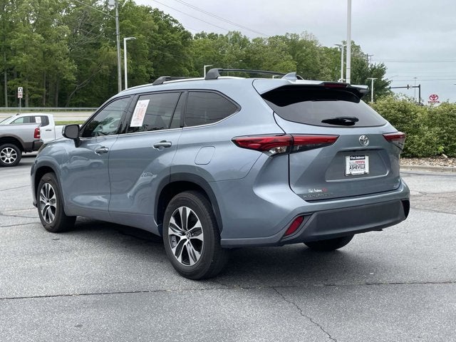 2021 Toyota HIGHLANDER XLE