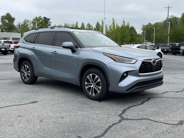 2021 Toyota HIGHLANDER XLE