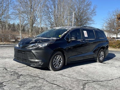 2025 Toyota Sienna XLE
