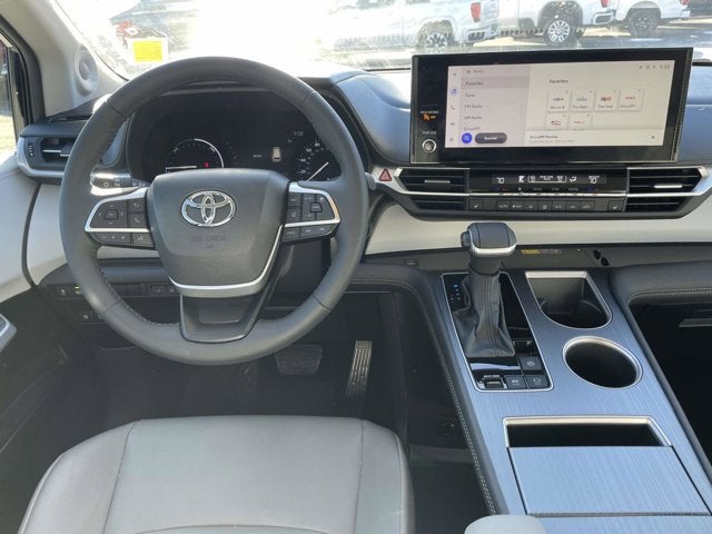 2025 Toyota Sienna XLE