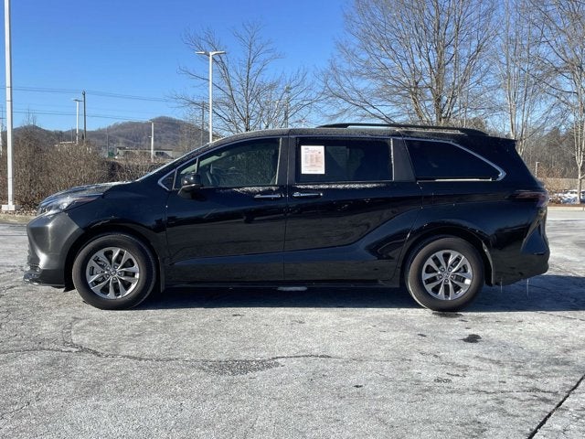 2025 Toyota Sienna XLE