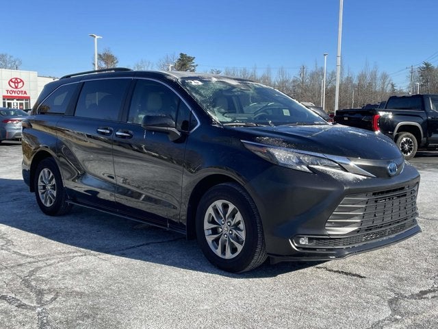 2025 Toyota Sienna XLE