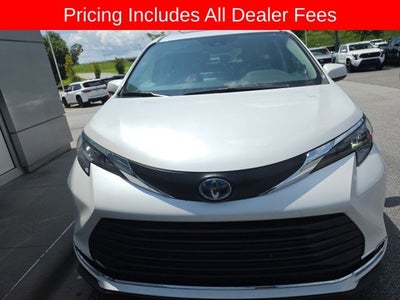 2024 Toyota Sienna XLE 7 Passenger
