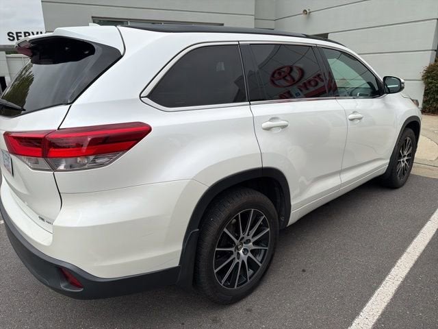 2017 Toyota Highlander SE