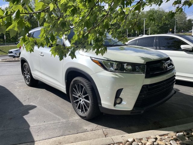 2017 Toyota Highlander SE