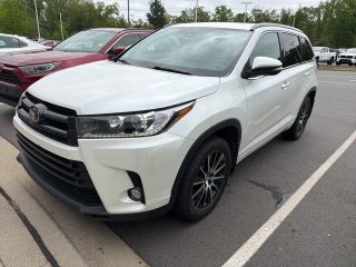 2017 Toyota Highlander SE