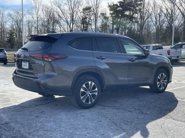 2024 Toyota Highlander LE