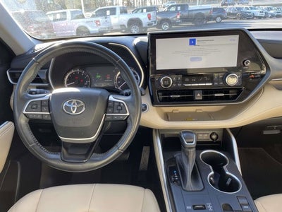 2023 Toyota Highlander XLE