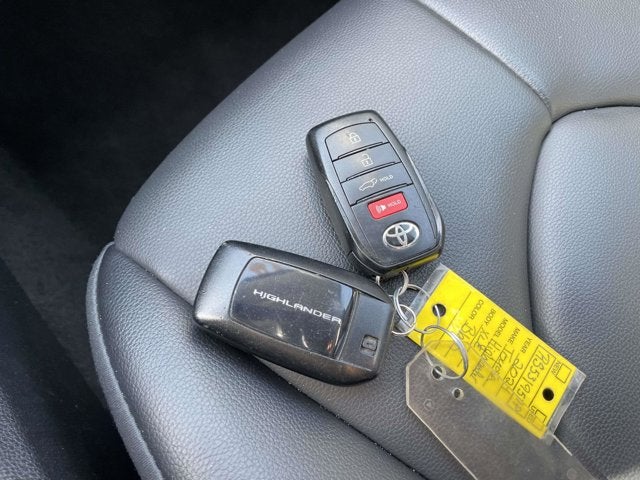 2024 Toyota HIGHLANDER XLE