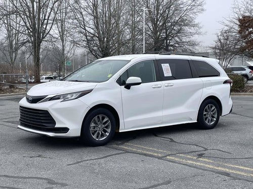2022 Toyota Sienna LE