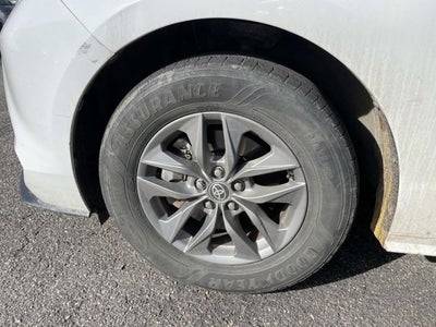 2022 Toyota Sienna LE