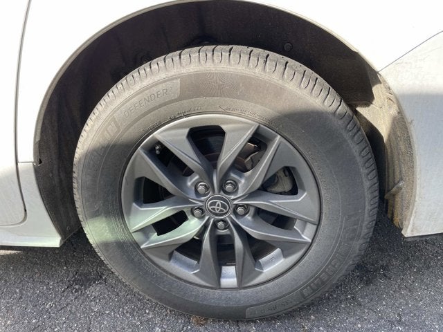 2022 Toyota Sienna LE