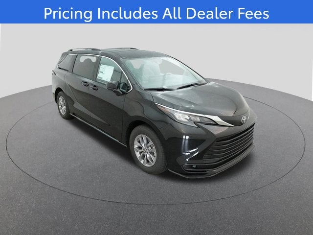 2026 Toyota Sienna LE 8 Passenger