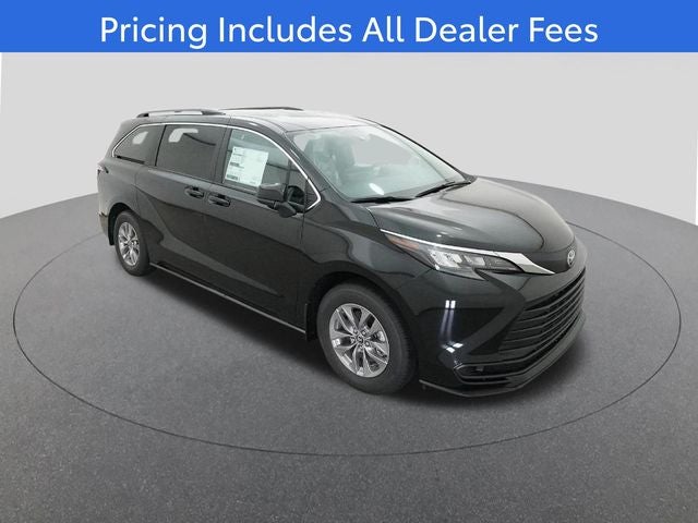 2026 Toyota Sienna LE 8 Passenger