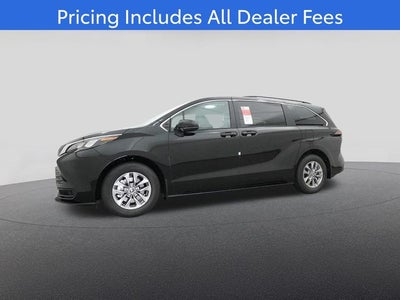 2026 Toyota Sienna LE 8 Passenger