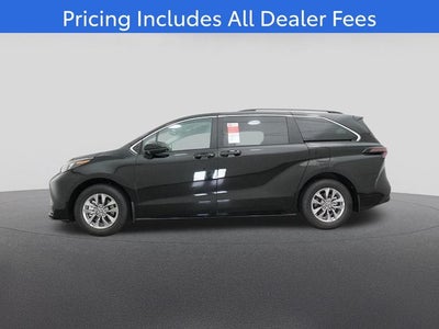 2026 Toyota Sienna LE 8 Passenger