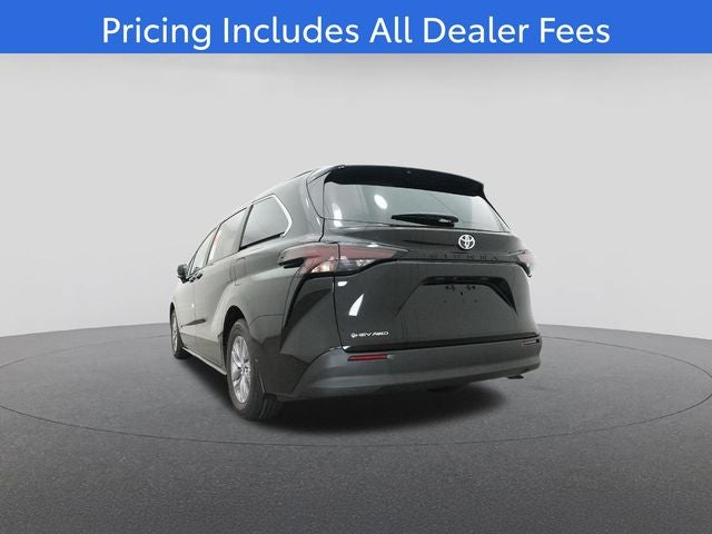 2026 Toyota Sienna LE 8 Passenger