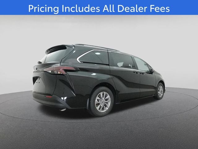2026 Toyota Sienna LE 8 Passenger