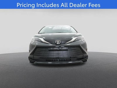 2026 Toyota Sienna LE 8 Passenger