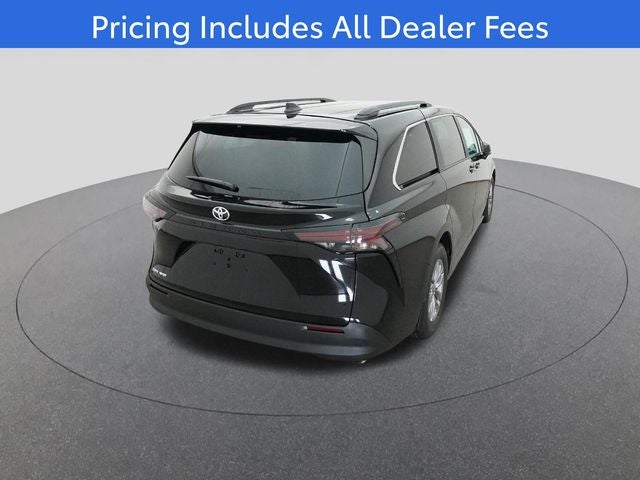 2026 Toyota Sienna LE 8 Passenger