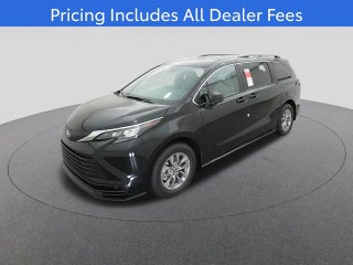 2026 Toyota Sienna LE 8 Passenger