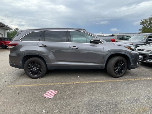 2019 Toyota Highlander SE