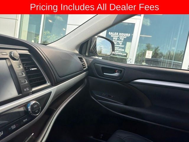 2017 Toyota Highlander Base
