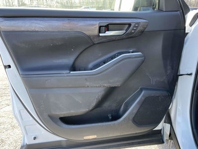 2023 Toyota Highlander Hybrid Limited