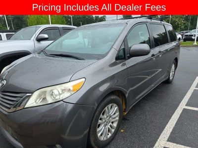 2014 Toyota SIENNA XLE 3.5L XLE 8 Passenger