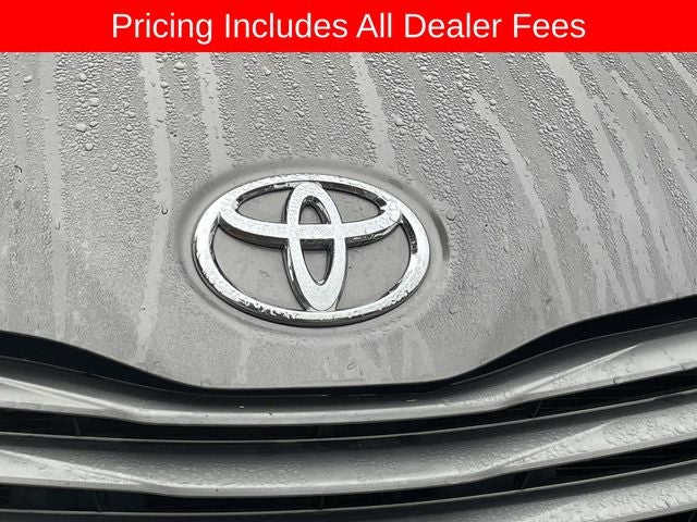 2014 Toyota SIENNA XLE 3.5L XLE 8 Passenger