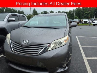 2014 Toyota SIENNA XLE 3.5L XLE 8 Passenger
