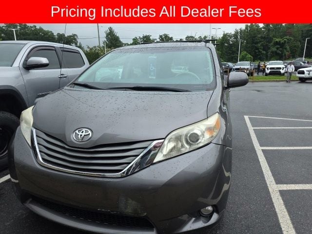 2014 Toyota SIENNA XLE 3.5L XLE 8 Passenger