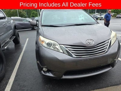 2014 Toyota SIENNA XLE 3.5L XLE 8 Passenger
