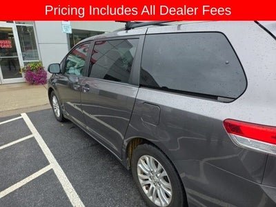 2014 Toyota SIENNA XLE 3.5L XLE 8 Passenger