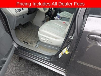 2014 Toyota SIENNA XLE 3.5L XLE 8 Passenger
