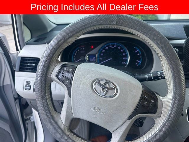 2013 Toyota SIENNA XLE 3.5L XLE 8 Passenger