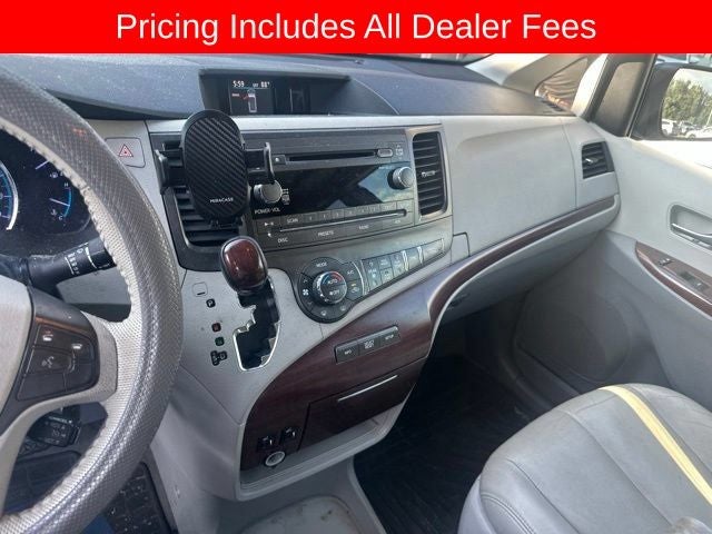2013 Toyota SIENNA XLE 3.5L XLE 8 Passenger