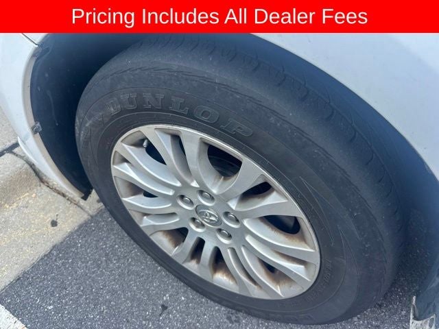 2013 Toyota SIENNA XLE 3.5L XLE 8 Passenger
