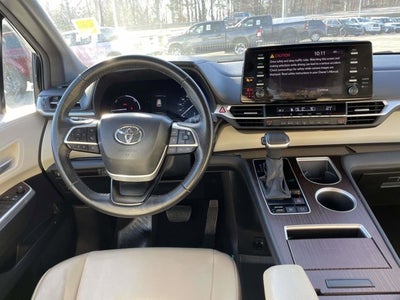 2024 Toyota Sienna XLE