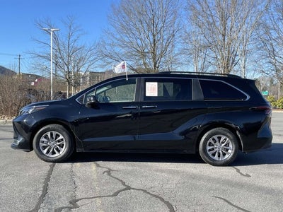 2024 Toyota Sienna XLE