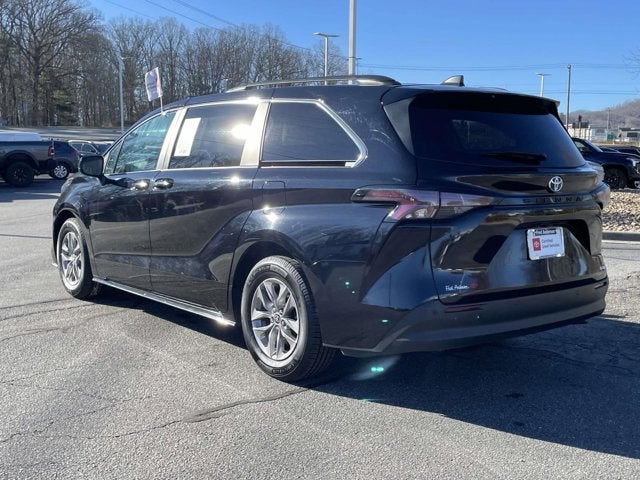 2024 Toyota Sienna XLE