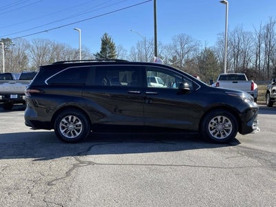 2024 Toyota Sienna XLE