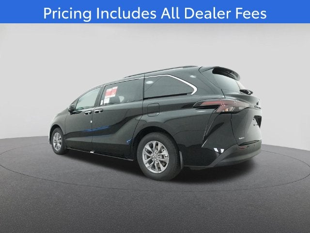 2026 Toyota Sienna XLE 8 Passenger