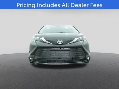 2026 Toyota Sienna XLE 8 Passenger