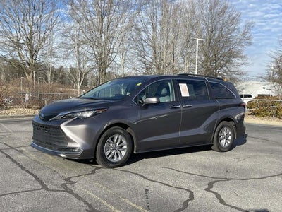 2022 Toyota Sienna XLE
