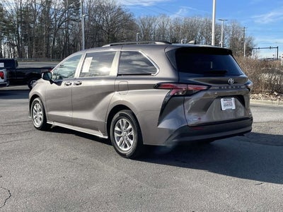 2022 Toyota Sienna XLE