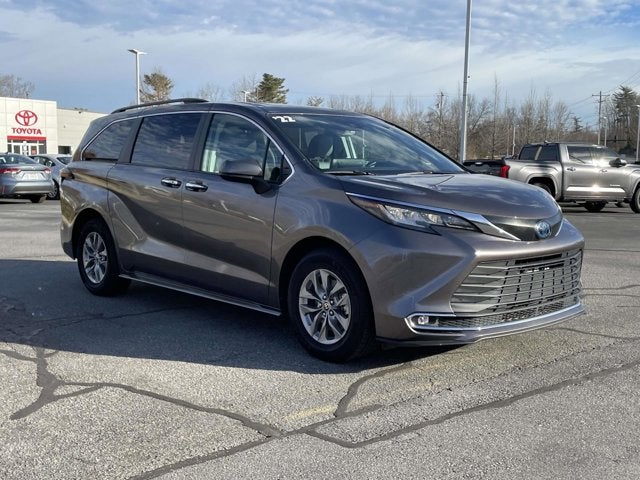 2022 Toyota Sienna XLE