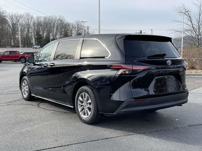2022 Toyota Sienna XLE
